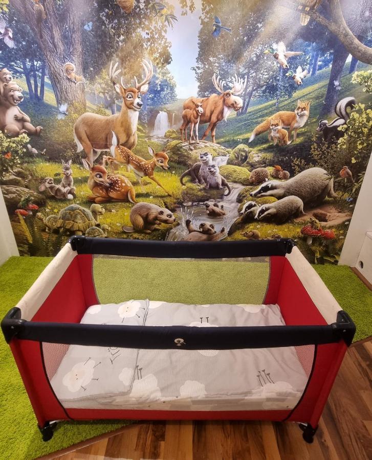 Ruheoase Am Waldrand - Auf 90Qm Sind Nicht Nur Die Eltern Und Bis Zu 5 Kinder Willkommen, Auch Hunde Und Katzen Sind Willkommen Laichingen Eksteriør bilde